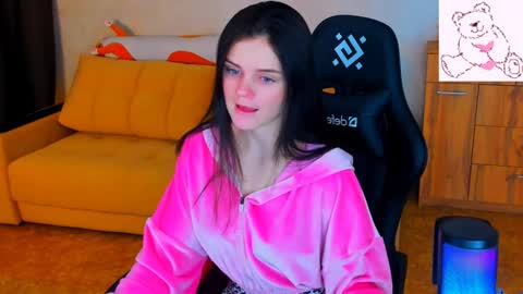 Lora Cain online show from 18, 1, 2025