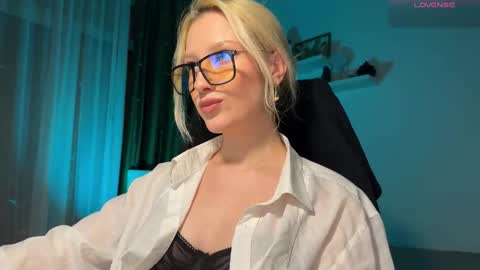 Snapshot of lora_hellyeah chatting on 19, 1, 2026 Lora heil online show from 19, 1, 2026