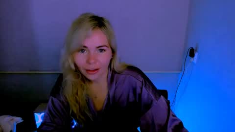 Lora online show from 6, 5, 2026