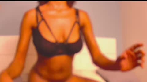 Snapshot of loraforreal chatting on 6, 11, 2025 Blackcat online show from 6, 11, 2025