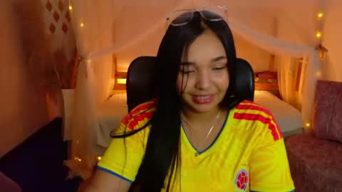 Snapshot of loreaniss chatting on 7, 7, 2026 loreanis online show from 7, 7, 2026