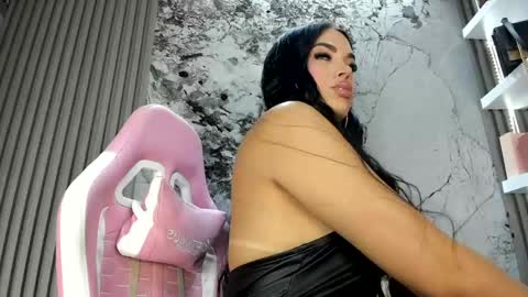 Doll Queen online show from 6, 5, 2026