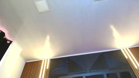  L O R E N Z O  Thumbs Up help  online show from 12, 2, 2026