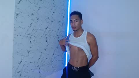 Snapshot of lorian_vikel chatting on 12, 9, 2025 Lorian Vikel online show from 12, 9, 2025