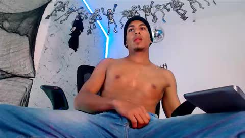 Snapshot of lorian_vikel chatting on 4, 10, 2025 Lorian Vikel online show from 4, 10, 2025