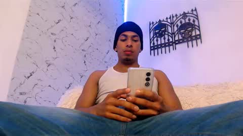 Snapshot of lorian_vikel chatting on 19, 10, 2025 Lorian Vikel online show from 19, 10, 2025