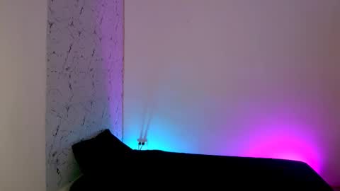 Lorian Vikel  online show from 20, 3, 2026