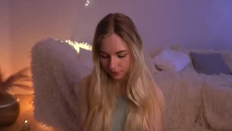 Lorrie online show from 15, 3, 2026