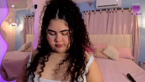 Snapshot of lou_22_ chatting on 8, 2, 2026 Lou online show from 8, 2, 2026