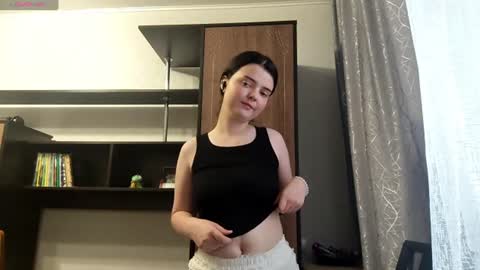 Snapshot of loudeguise chatting on 25, 6, 2026 Esma online show from 25, 6, 2026
