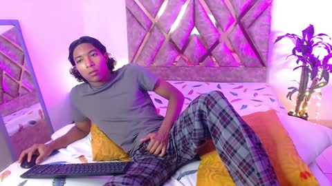 Louis Valdz online show from 24, 1, 2025