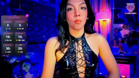 Snapshot of louisassy chatting on 7, 7, 2026 Louisa online show from 7, 7, 2026