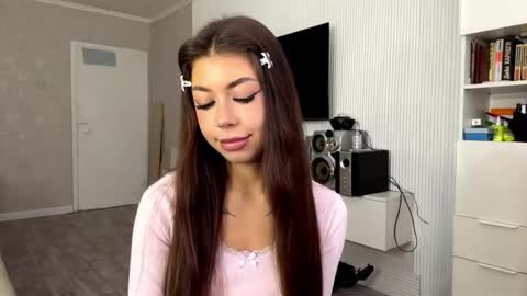 Snapshot of louiswawrzyniak chatting on 19, 3, 2026 Flora online show from 19, 3, 2026