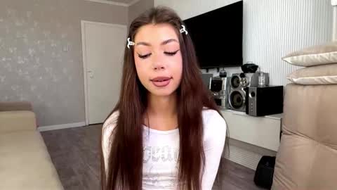 Snapshot of louiswawrzyniak chatting on 21, 3, 2026 Flora online show from 21, 3, 2026