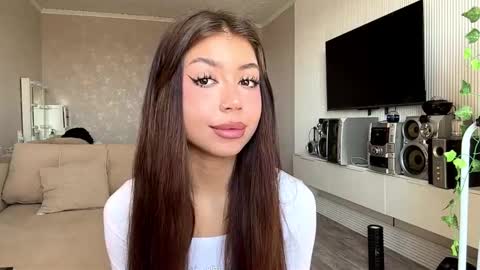 Snapshot of louiswawrzyniak chatting on 23, 3, 2026 Flora online show from 23, 3, 2026