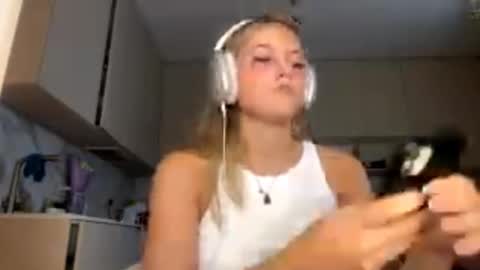 Snapshot of lourapimenta chatting on 25, 2, 2026 Eliza online show from 25, 2, 2026