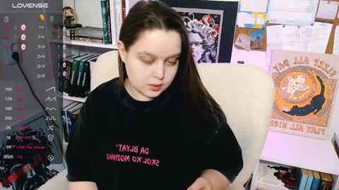 Snapshot of lovbess chatting on 1, 2, 2026 Mia online show from 1, 2, 2026