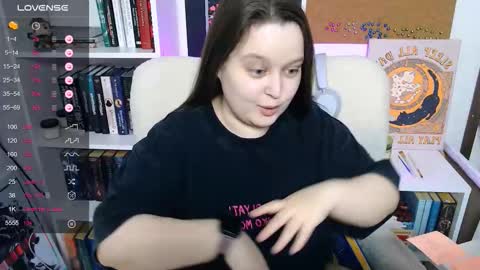 Snapshot of lovbess chatting on 25, 2, 2026 Mia online show from 25, 2, 2026