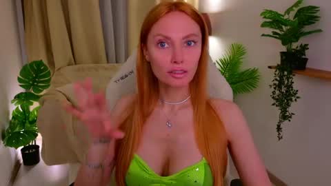 Snapshot of love_call chatting on 15, 5, 2026 love_call online show from 15, 5, 2026