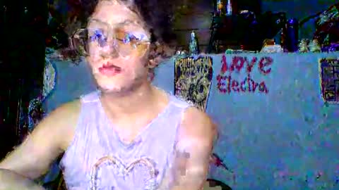 Snapshot of love_electra chatting on 11, 4, 2026 love_electra online show from 11, 4, 2026