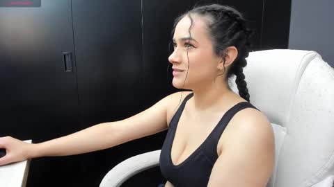 Snapshot of love_kris chatting on 20, 10, 2025 Kristen LoveBerry online show from 20, 10, 2025