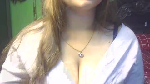 Snapshot of love_luna_angel chatting on 23, 2, 2025 Luna online show from 23, 2, 2025