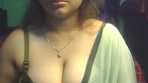 Snapshot of love_luna_angel chatting on 8, 10, 2025 Luna online show from 8, 10, 2025