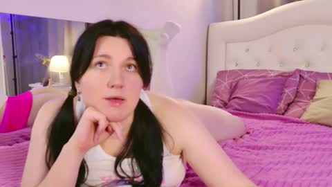 Monika online show from 5, 11, 2025