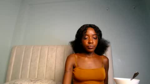 Snapshot of love_miah chatting on 8, 10, 2025 Miah online show from 8, 10, 2025