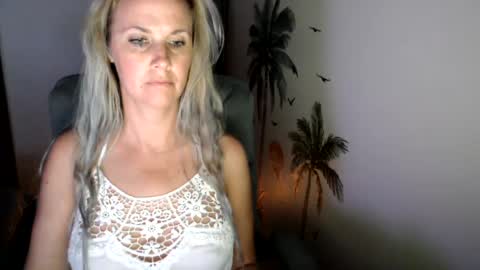LoVe On  online show from 7, 8, 2026