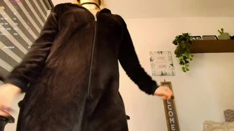 Snapshot of love_sharol chatting on 15, 1, 2025 Sharol Leon online show from 15, 1, 2025