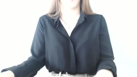 Vivian online show from 9, 6, 2026