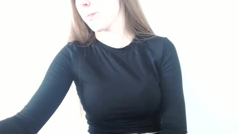 Vivian online show from 11, 6, 2026