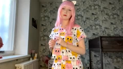 Snapshot of love_you_kim chatting on 4, 4, 2026 Kim online show from 4, 4, 2026