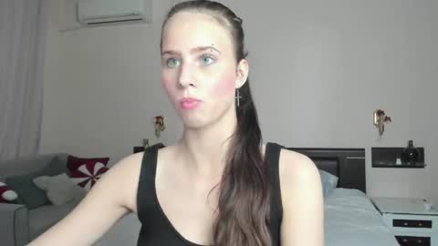 Elisabette online show from 9, 6, 2026