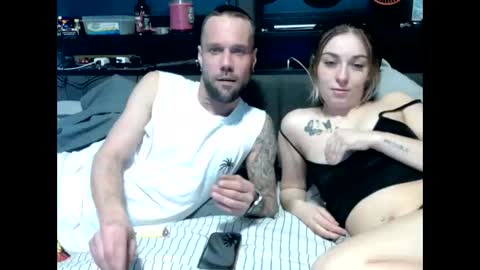 Snapshot of lovecoupleqc chatting on 21, 2, 2026 lovecoupleqc online show from 21, 2, 2026