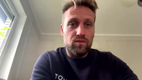 lovefuesse online show from 9, 11, 2025