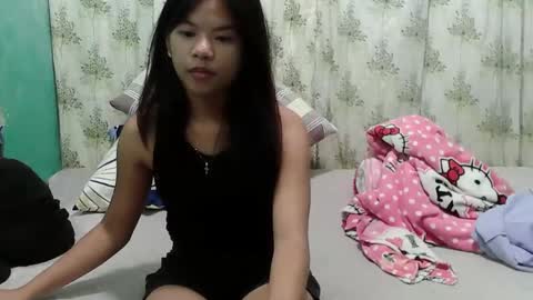 Snapshot of lovellypussy4u chatting on 5, 12, 2025 lovellypussy4u online show from 5, 12, 2025