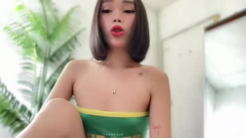 lovely_cittie18 online show from 8, 6, 2026