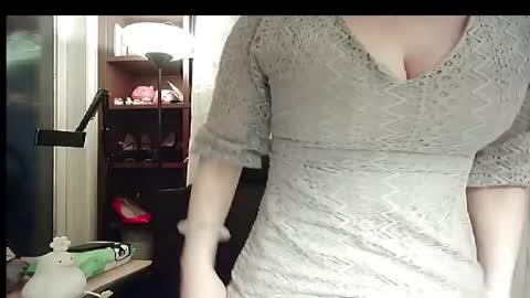 DANA KIM online show from 24, 11, 2025