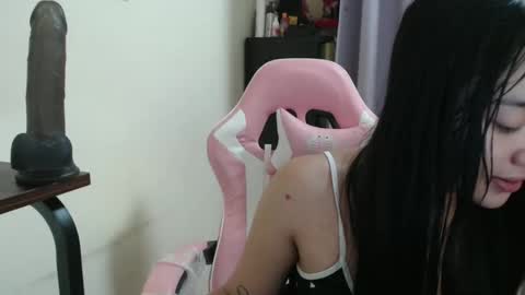 lovely_leah23 online show from 24, 11, 2025