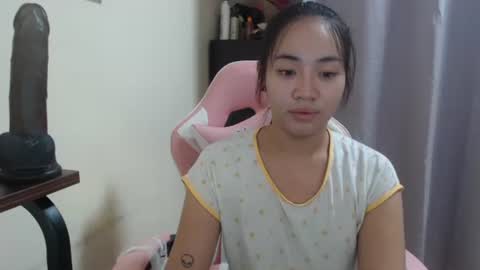 lovely_leah23 online show from 28, 11, 2025