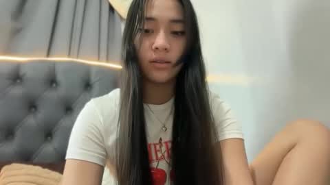 lovely_leah23 online show from 8, 2, 2026