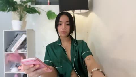 lovely_leah23 online show from 11, 6, 2026