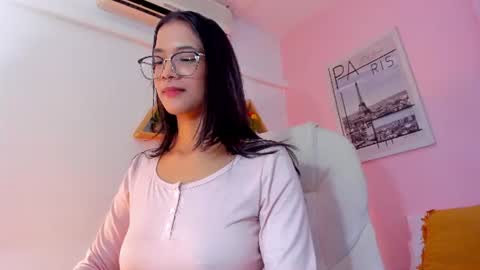 Snapshot of lovely_oliviaa chatting on 9, 7, 2026 Olivia online show from 9, 7, 2026