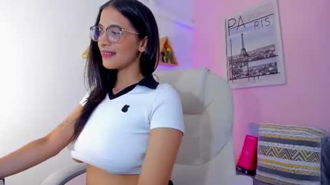 Snapshot of lovely_oliviaa chatting on 28, 7, 2026 Olivia online show from 28, 7, 2026