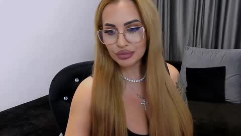 PrAllinXXXa online show from 24, 11, 2025