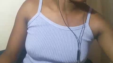 lovelylarra online show from 27, 2, 2026