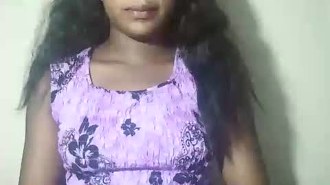 lovelylarra online show from 31, 3, 2026