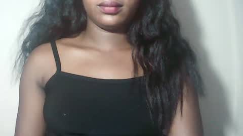 lovelylarra online show from 3, 4, 2026